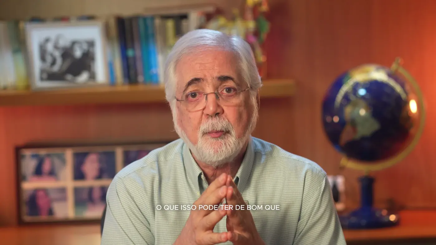 Professor do Emotize durante a gravação de uma aula